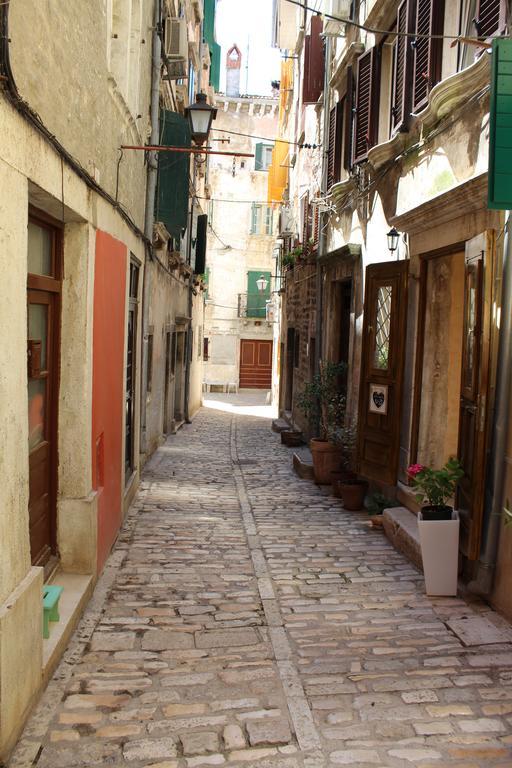 Rooms Da Angelica Old City 2 โรวีน ภายนอก รูปภาพ