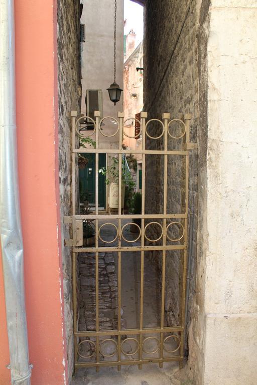 Rooms Da Angelica Old City 2 โรวีน ภายนอก รูปภาพ