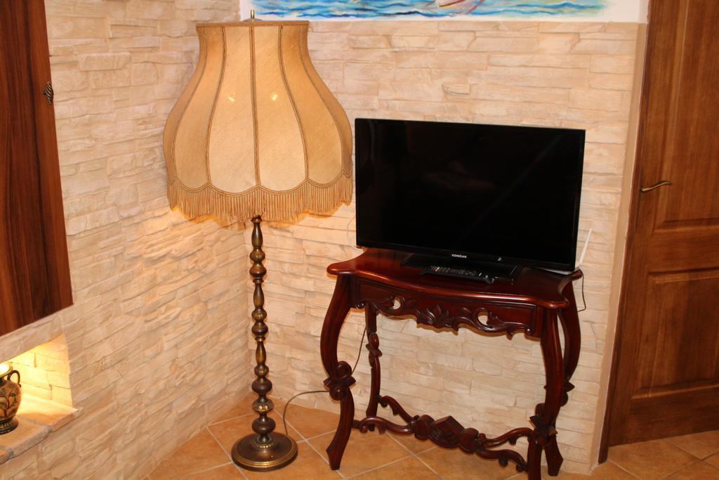 Rooms Da Angelica Old City 2 โรวีน ภายนอก รูปภาพ
