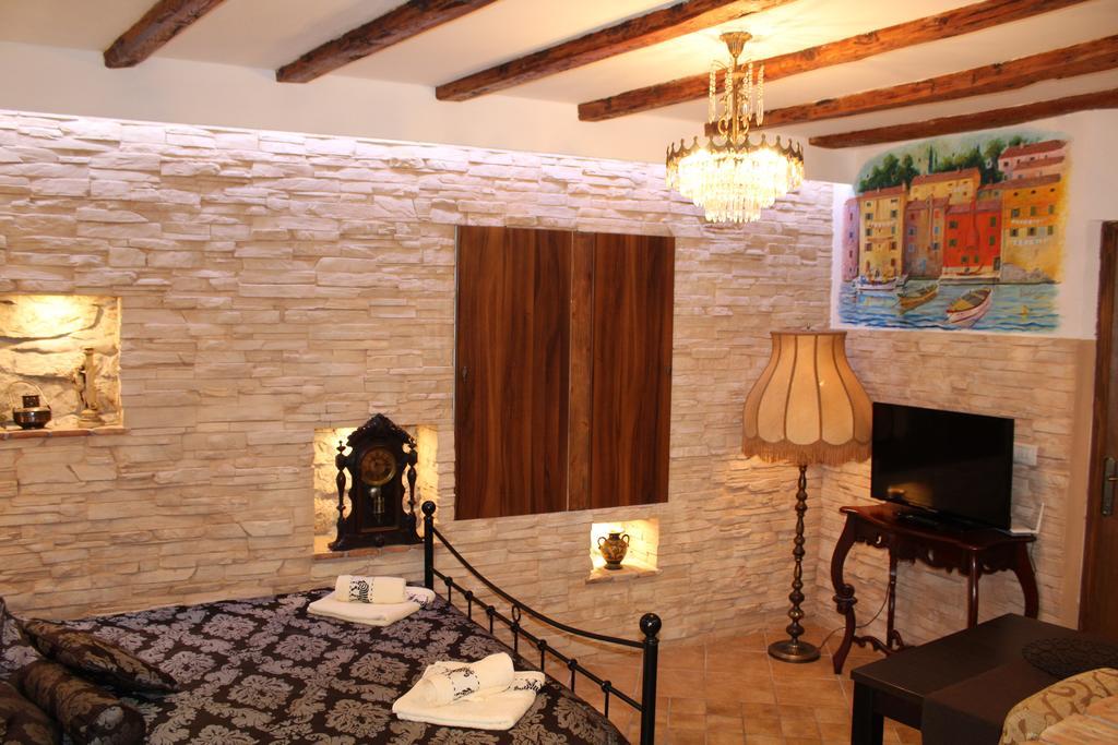Rooms Da Angelica Old City 2 โรวีน ภายนอก รูปภาพ