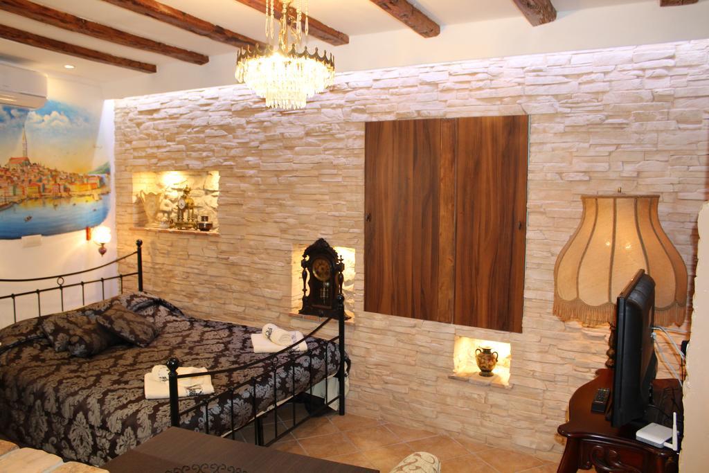 Rooms Da Angelica Old City 2 โรวีน ภายนอก รูปภาพ